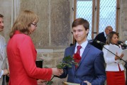 Награждение выпускников-медалистов нарвских школ