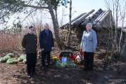 Союз неграждан Эстонии передал памятную плиту с места гибели Евгения Никонова на родину героя_71