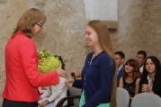 Награждение выпускников-медалистов нарвских школ