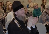Епископ Нарвский и Причудский Лазарь вручил «Рождественские звезды» 29 юным нарвитянам