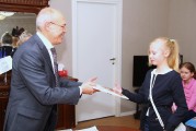 В Генеральном консульстве в Нарве наградили победителей конкурса детских рисунков