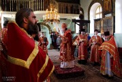 Божественная литургия в храме святителя Николая Чудотворца в Муствеэ