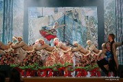 Яркие узоры  танцевального театра «Гжель» разукрасили палитру «Славянского базара»