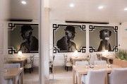 Театральные вечера в Chapters Boutique Cafe