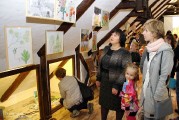 Свое пятилетие школа Bjarte отметила детской художественной выставкой в Палдиски
