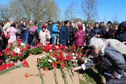 Еще 128 воинов-героев преданы земле