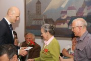Награждение ветеранов в Городском собрании Нарвы
