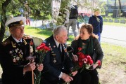 Военное кладбище в Таллине, утро 9 мая