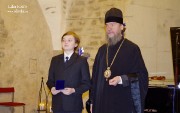 Епископ Нарвский и Причудский Лазарь вручил «Рождественские звезды» 29 юным нарвитянам