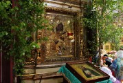 Фоторепортаж из таллинских храмов в день празднования  Святой Троицы