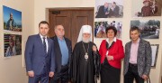 Митрополит Таллинский и всея Эстонии Евгений посетил фотовыставку «Мир вокруг нас. Моя Эстония»