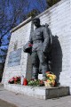 Союз неграждан Эстонии передал памятную плиту с места гибели Евгения Никонова на родину героя_24