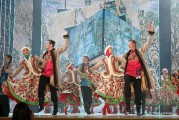 Яркие узоры  танцевального театра «Гжель» разукрасили палитру «Славянского базара»