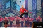 Яркие узоры  танцевального театра «Гжель» разукрасили палитру «Славянского базара»