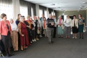 В концертном центре «Женева» открыли памятную табличку к 80-летию первого русского певческого праздника